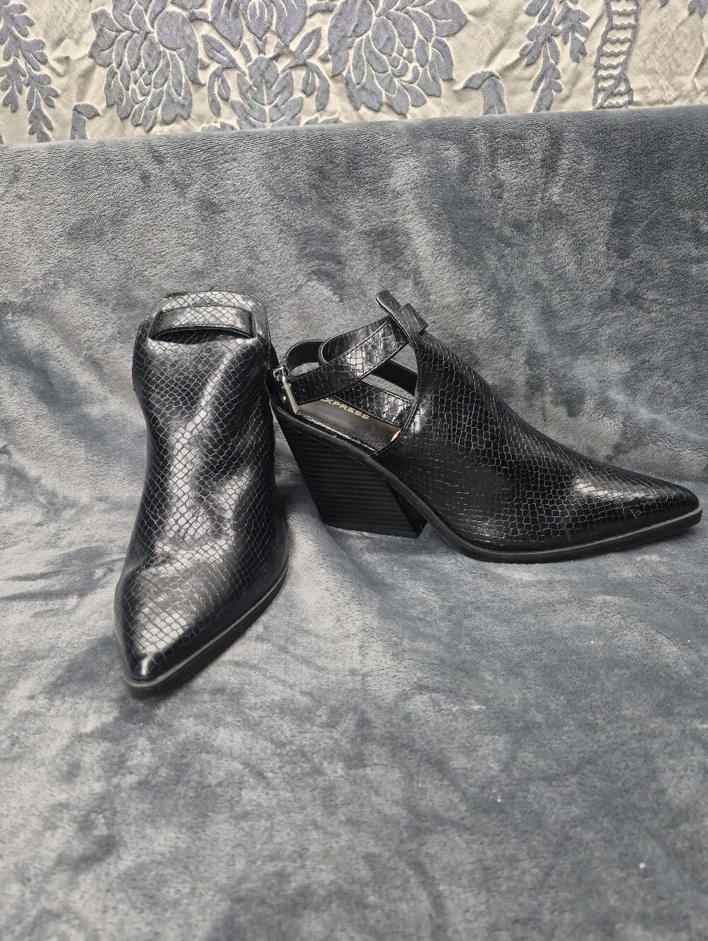Express Open Bac Ankle Strap Sz  10 PointedToe Chunky Block Heels Faux Snakeskin